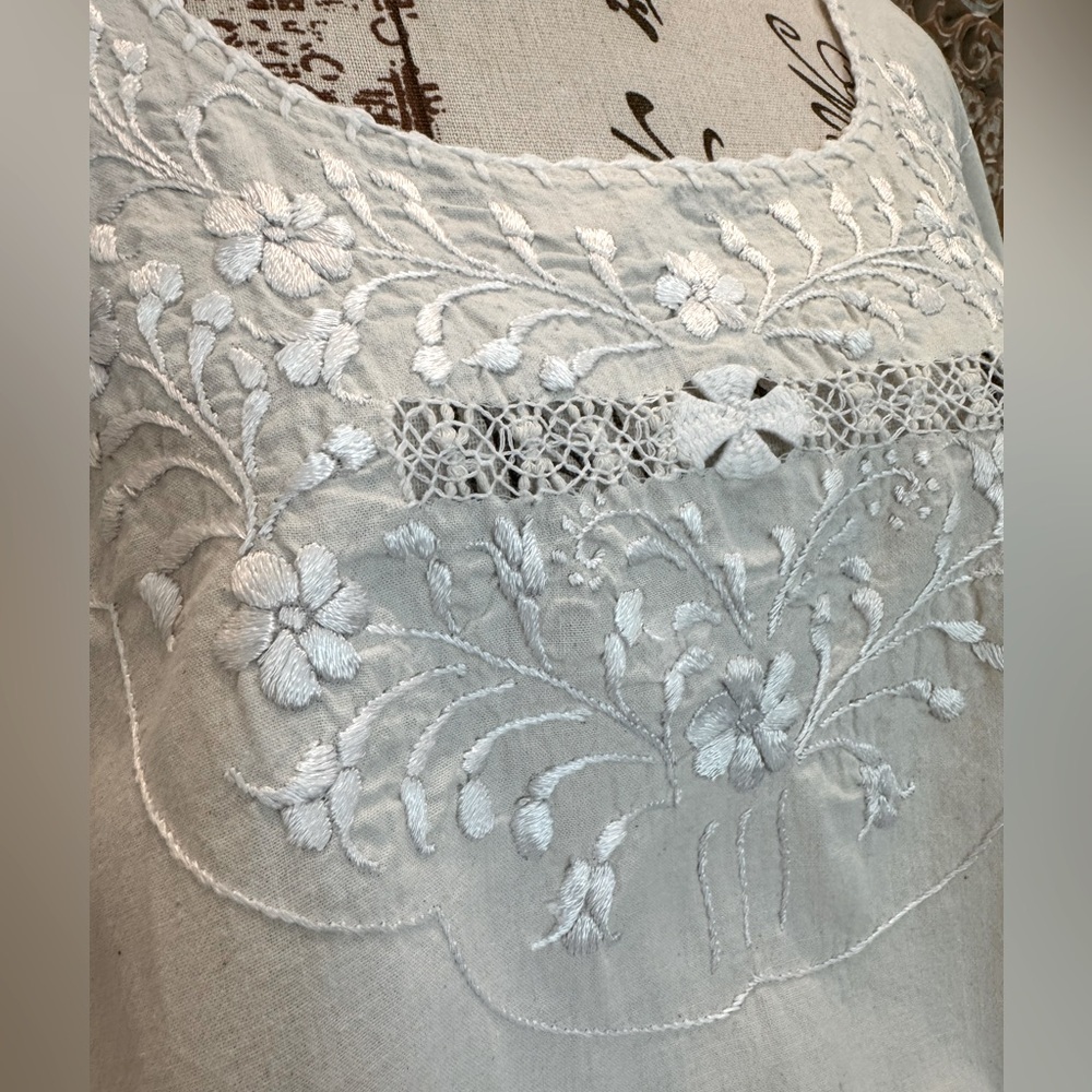 Memory Cream w/White Floral Embroidery 100% Cotton Cinched Waist Blouse- size L - Picture 5 of 14
